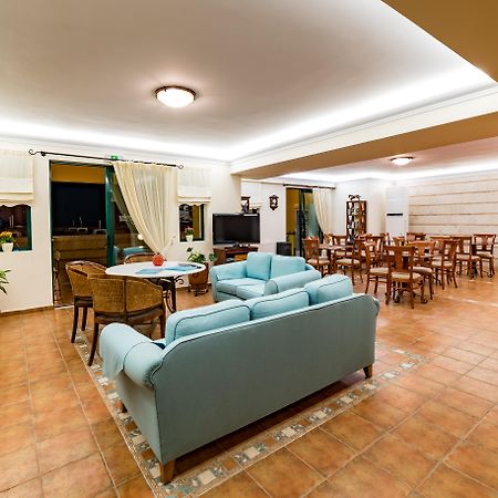 Andreolas Luxury Suites Циливи Екстериор снимка