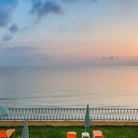 Andreolas Luxury Suites Циливи Екстериор снимка