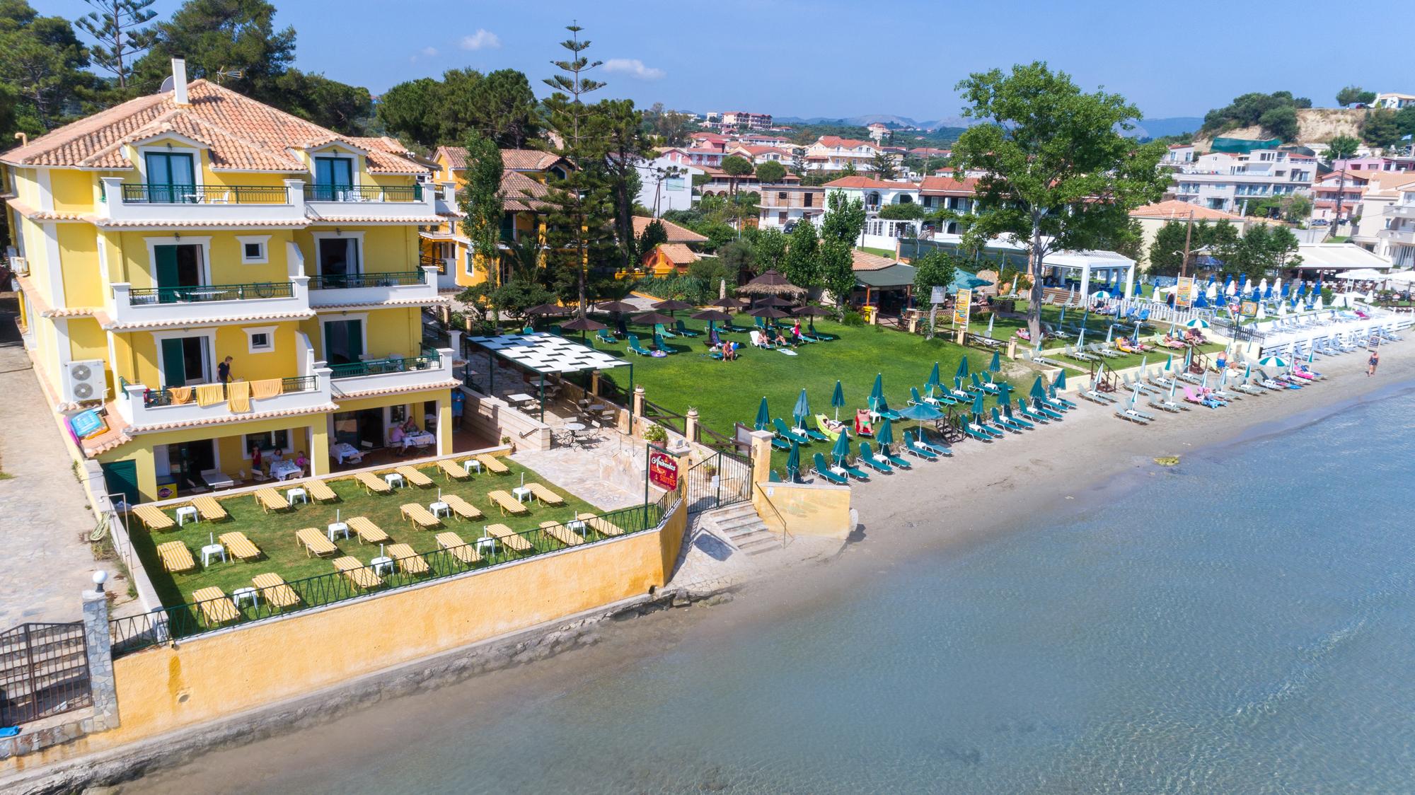 Andreolas Luxury Suites Циливи Екстериор снимка