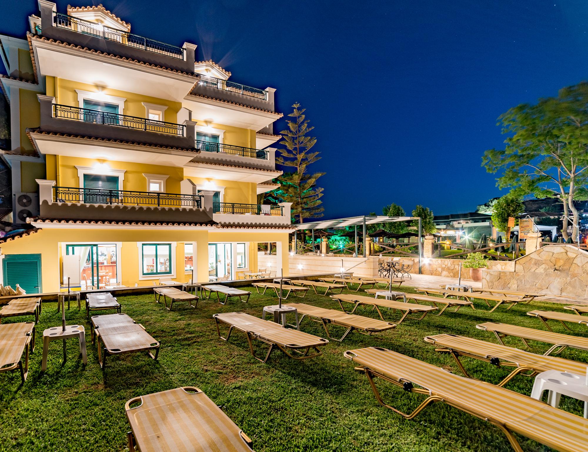 Andreolas Luxury Suites Циливи Екстериор снимка