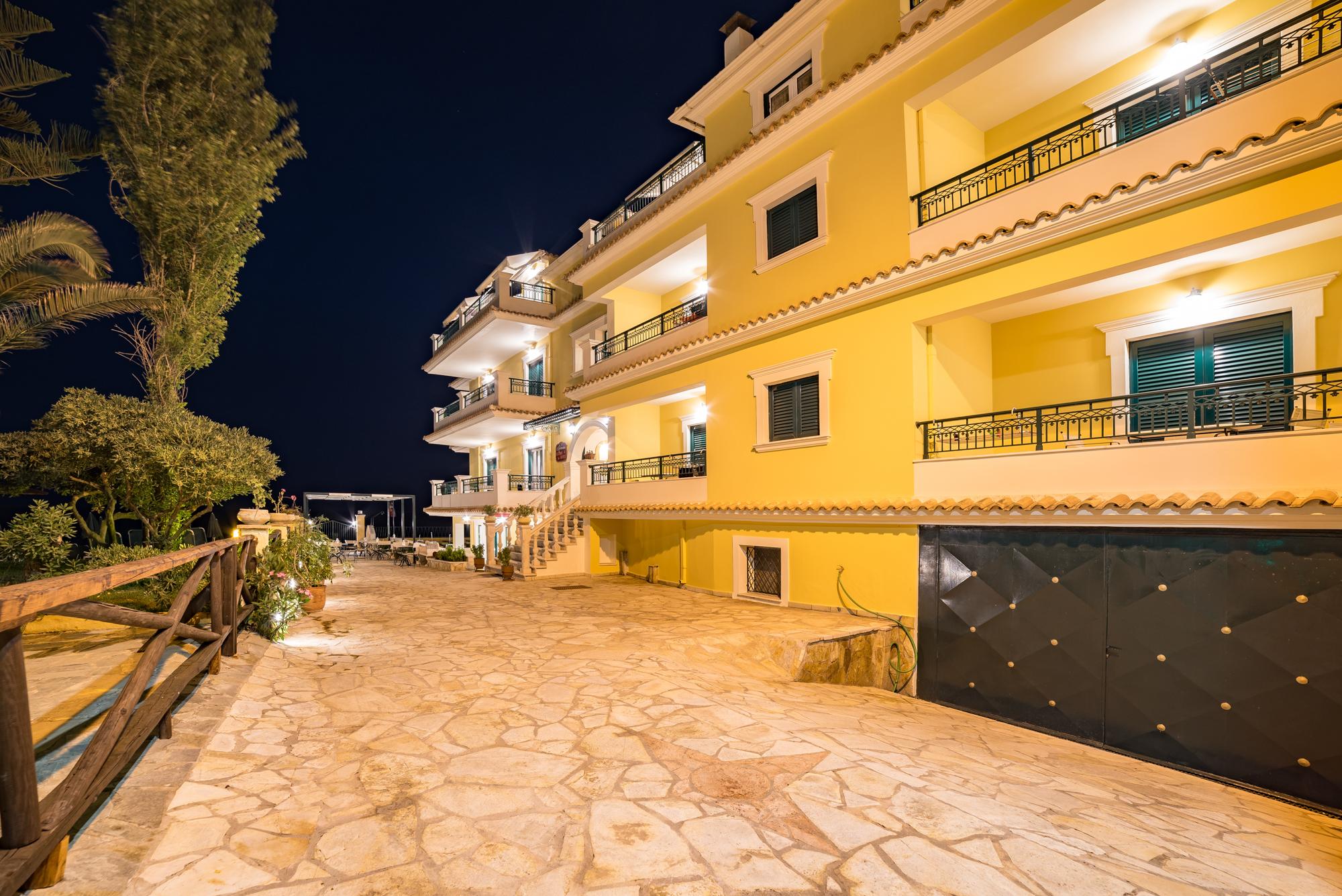 Andreolas Luxury Suites Циливи Екстериор снимка
