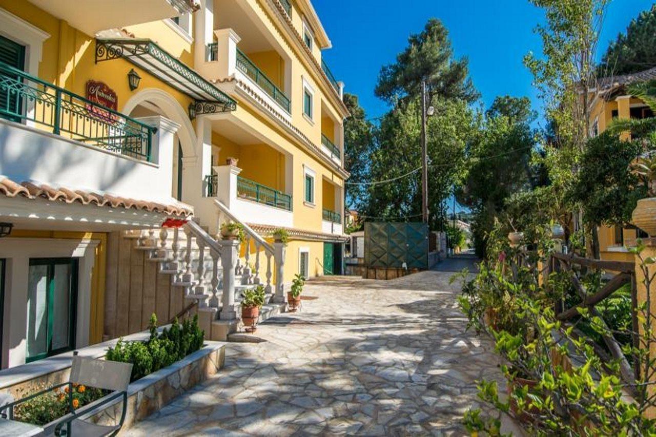 Andreolas Luxury Suites Циливи Екстериор снимка