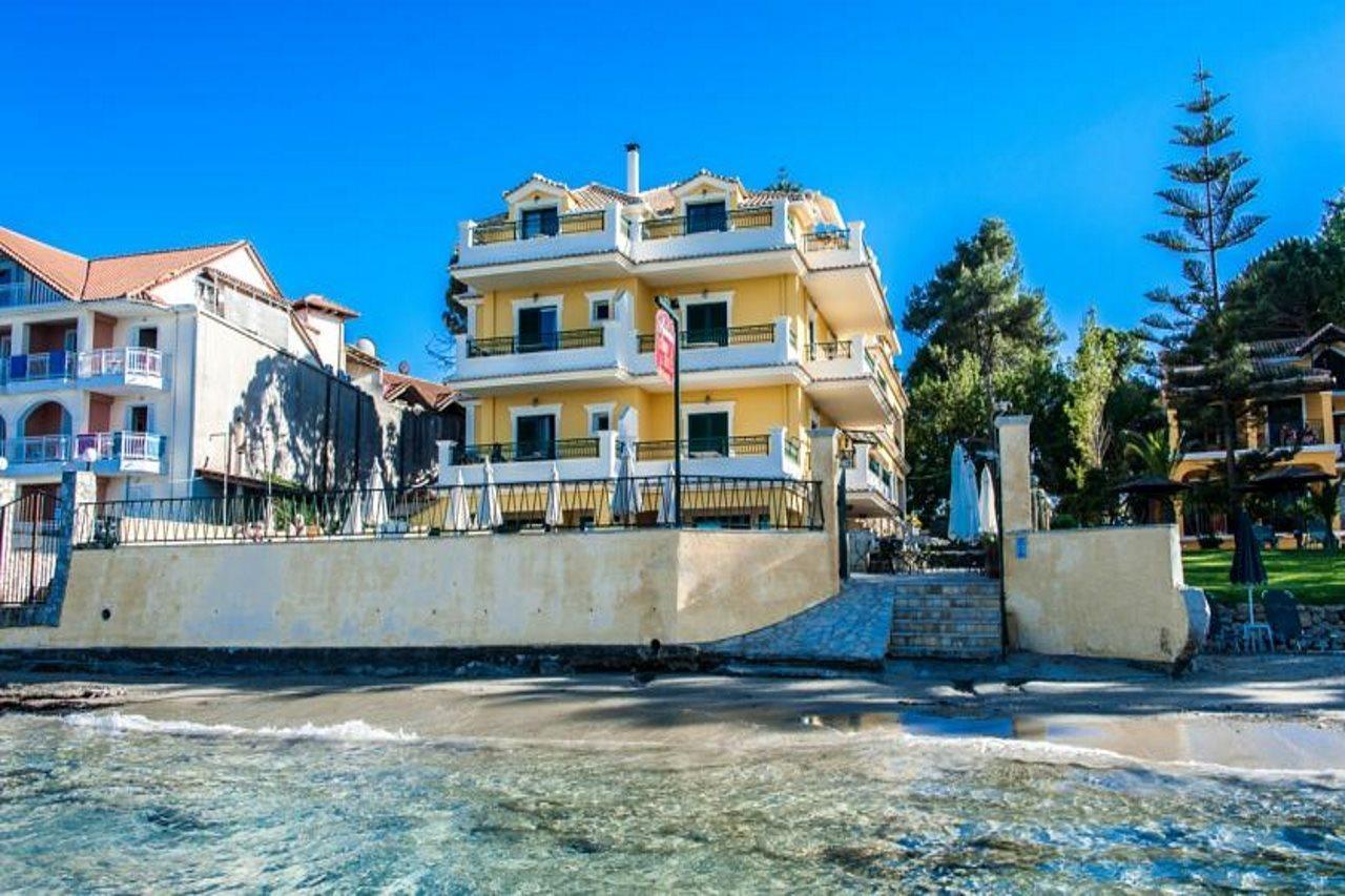 Andreolas Luxury Suites Циливи Екстериор снимка