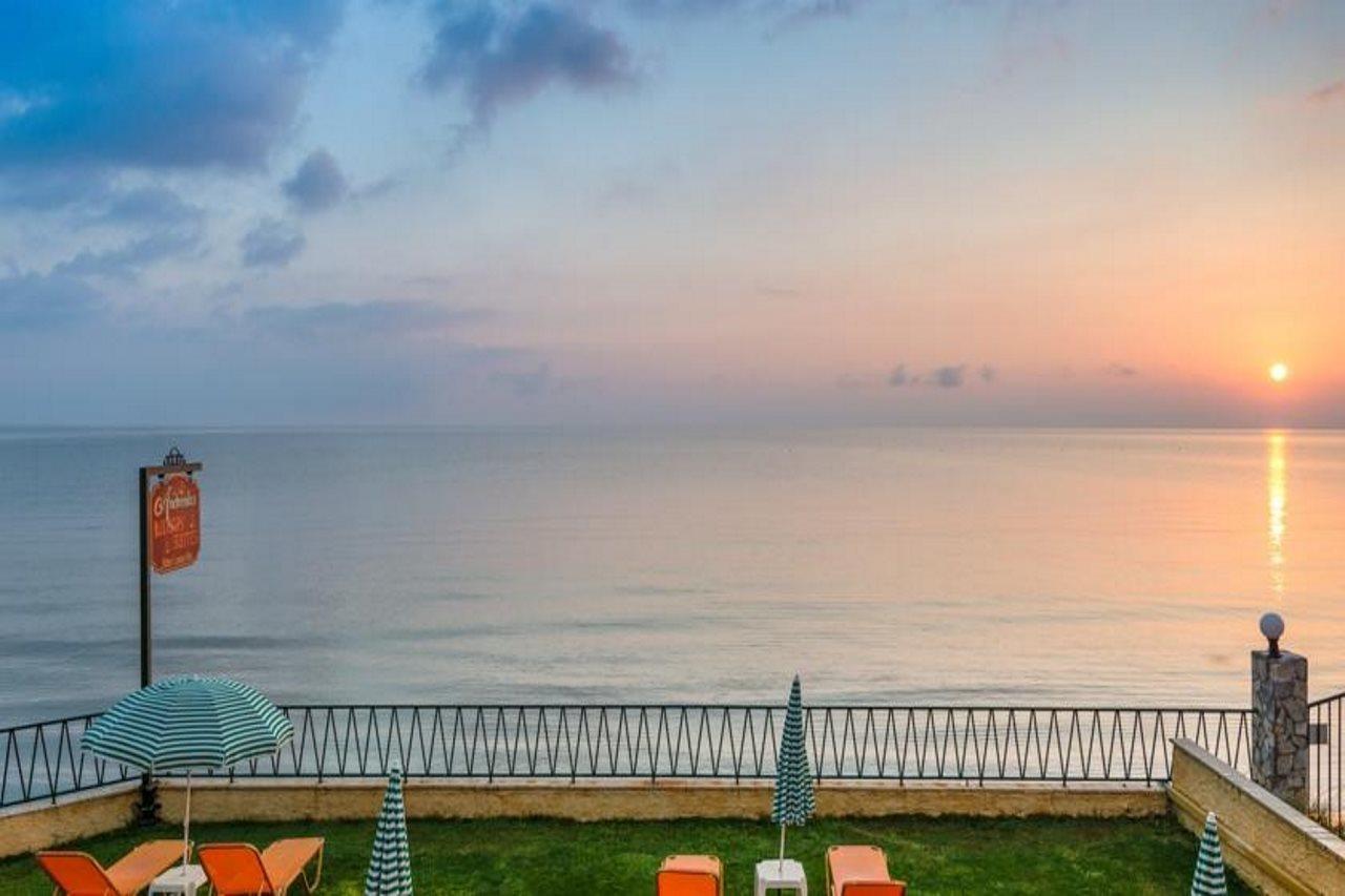 Andreolas Luxury Suites Циливи Екстериор снимка